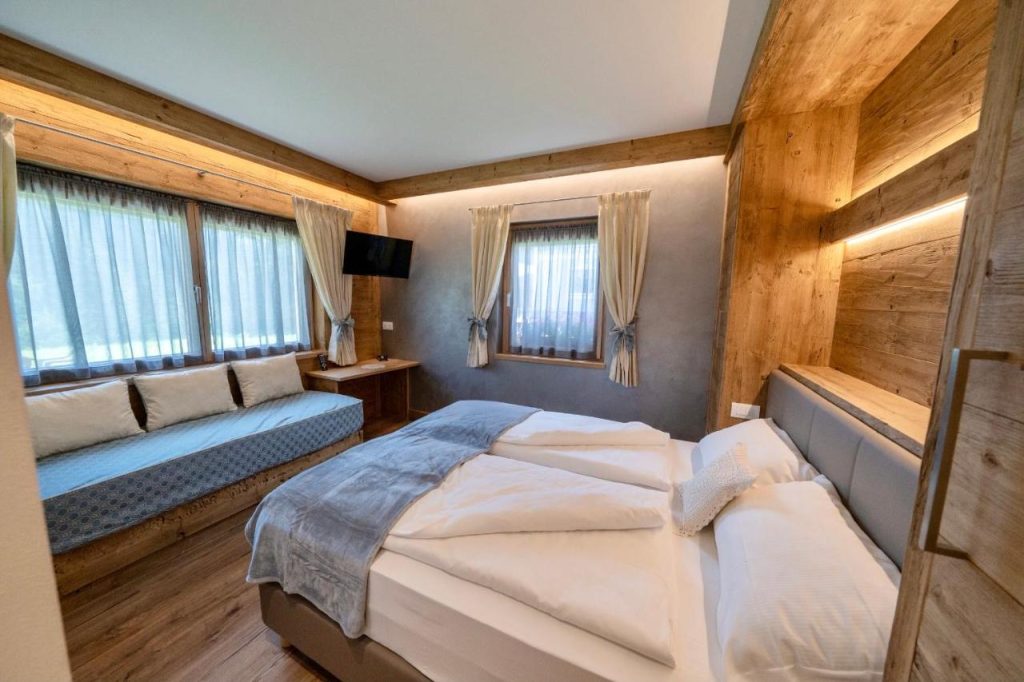 Nuova dependance Siera Hof Sappada contributi Friuli turismo