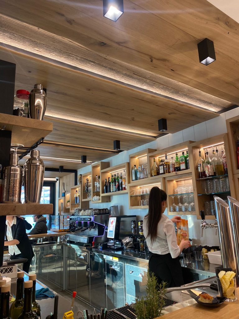 Nuovo bar Pierute a Tomezzo